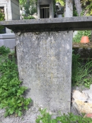 Надпись на могиле Малюса на кладбище Пер-Лашез.  Фото В.Е. Фрадкина