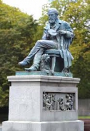 МАКСВЕЛЛ Джеймс Клерк (Maxwell James Clerk).  Памятник в Эдинбурге