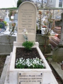 Могила на кладбище de Sceaux (Hauts-de-Seine), в которой были похоронены П. и М. Кюри до перенесения их праха в Пантеон