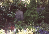 Могила Р. Ромпе и его жены на Inselfriedhof in Kloster. Источник: https://de.wikipedia.org/wiki/Datei:Grab_Rompe_2003.jpg