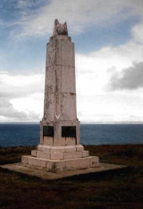 Мемориал Г. Маркони в Poldhu Point near Mullion, Cornwall, England. С этого места он осуществил первую трансатлантическую радиопередачу 12-го декабря 1901 года.