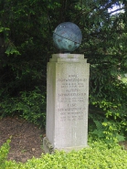 Могила К. Шварцшильда на кладбище Геттингена