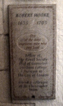 Мемориальная доска Р. Гуку в Соборе Св. Павла в Лондоне