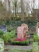 Могила Ф. Штрассмана на Hauptfriedhof, Майнц, Германия. Источник: http://www.knerger.de/html/wissenschaftler_40.html