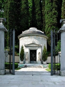 Могила А. Вольта на Camnago Volta cemetery  Camnago Volta Provincia di Como Lombardia, Italy
