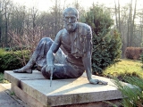 Архимед. Статуя в берлинской обсерватории Архенхольд (1971). Источник: http://unnatural.ru/first-eureka