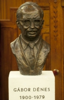 Бюст Д. Габора. Источник: https://goo.gl/mDN98Q