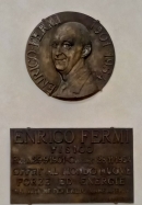 Мемориал Э. Ферми в базилике Санта-Кроче во Флоренции. Фото В.Е. Фрадкина, 2019