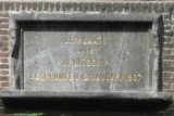 Мемориальная доска на здании лаборатории Г. Камерлинг-Оннеса в Лейдене