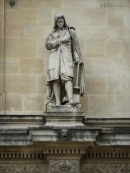 Памятник Д. Папину в Париже работы Ж. Ф. Суиту на Ротонде Бове в Лувре