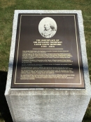 Мемориальная доска в месте рождения Б. Румфорда